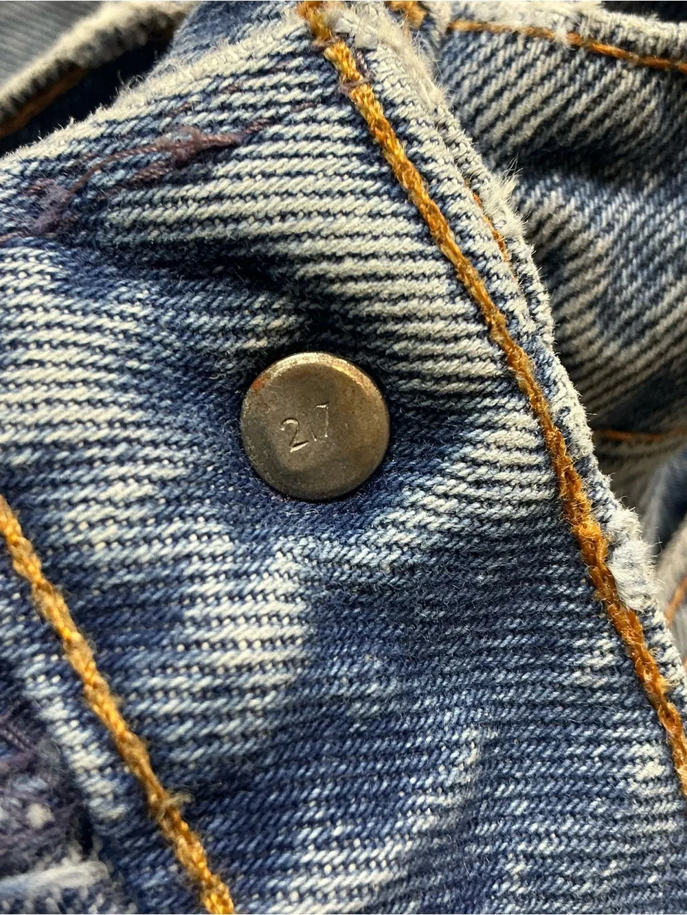 Vintage Levi’s blanket lined 80/90s medium wash trucker jacket USA made M/L